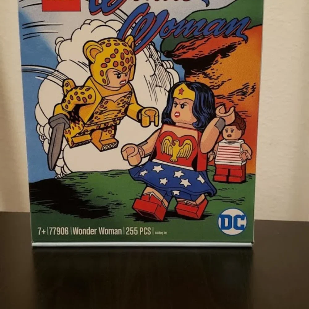 SEALED - LEGO DC Wonder Woman 77906 SDCC Exclusive